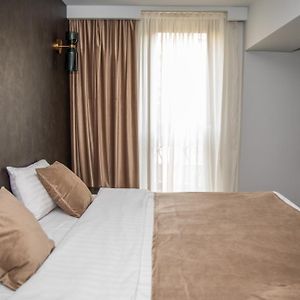 Cascade Hotel